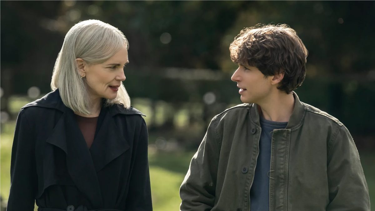 Talamasca agents Helen (Elizabeth McGovern) and Guy Anatole (Nicholas Denton).